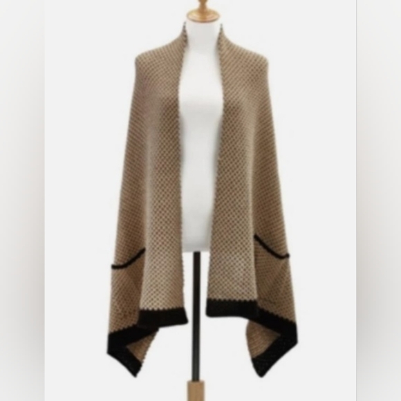 Demdaco Women's Brown/Tan Pocket Stole 100% Acrylic - Picture 1 of 5
